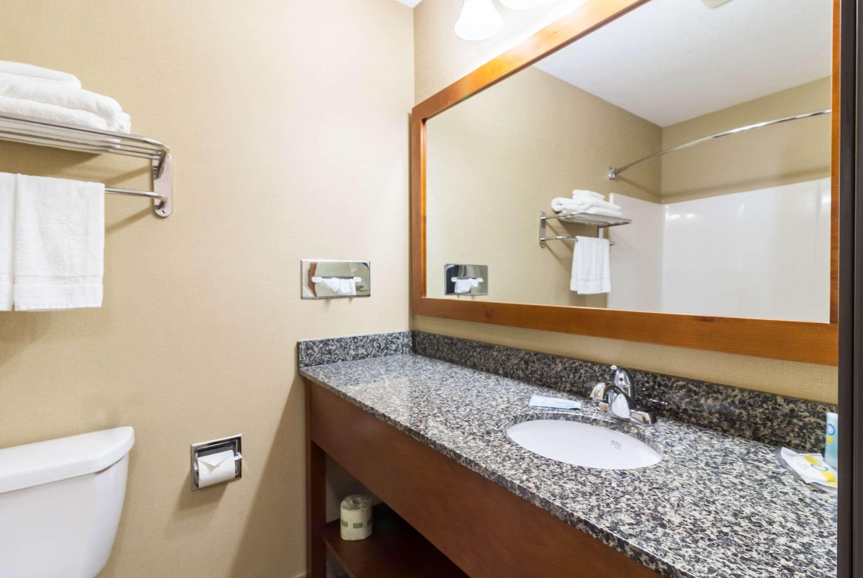 Quality Inn Marshall Mn Near University Exterior photo